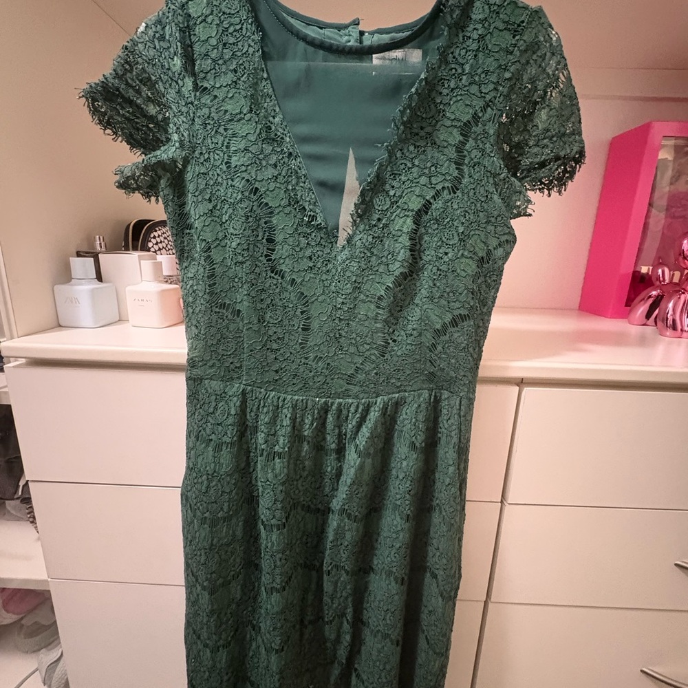Dolce Vita Elegant Open Back Green Lace Dress
